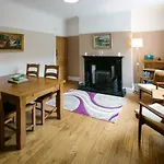 Belle Vue - *