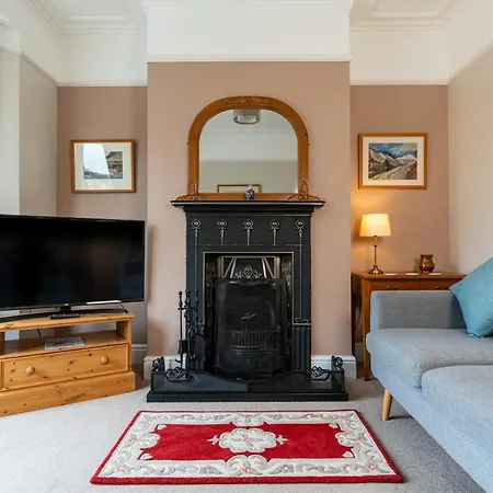 Holiday home Belle Vue - - A Highly Rated From - On A Level Street