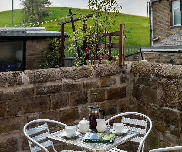 Belle Vue - * Skipton