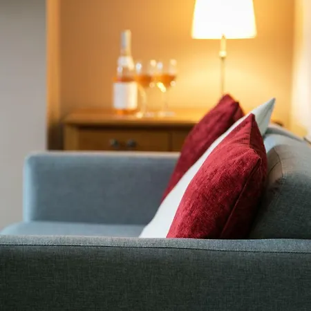 Belle Vue - * Skipton